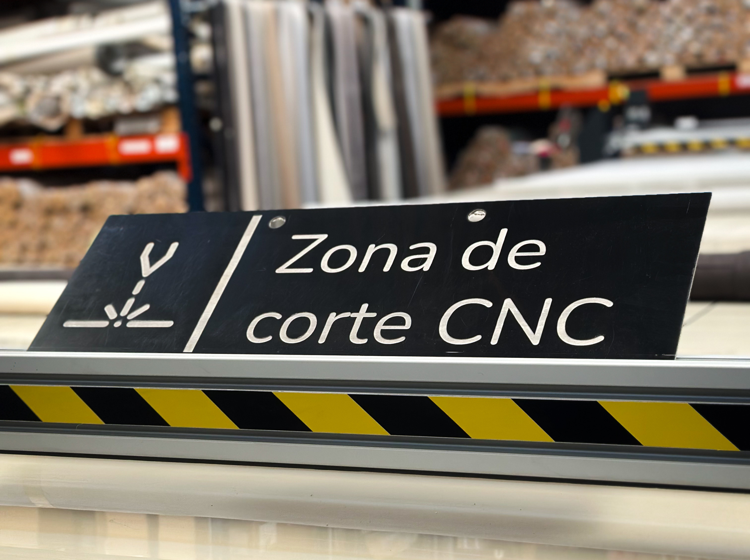 CNC en la fabricación de cortinas y persianas: precisión que se traduce en ventaja competitiva